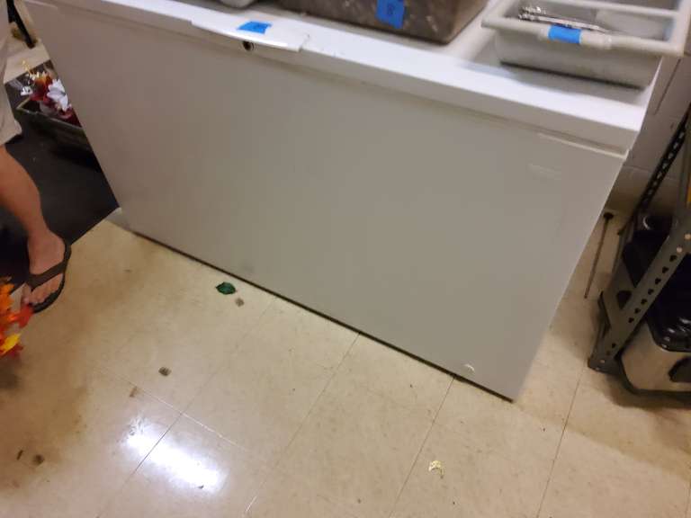 WORKING LARGE CHEST FREEZER