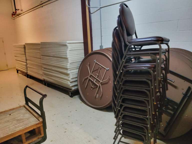 10 PADDED STACKING CHAIRS