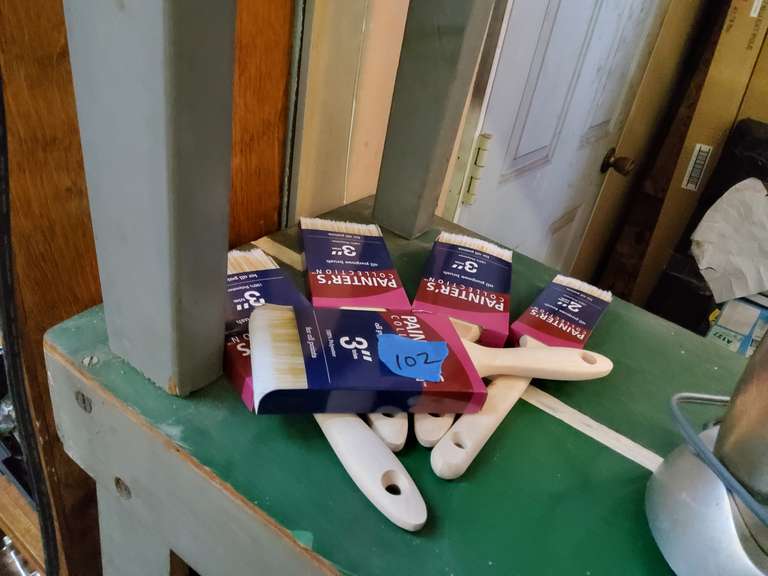 NEW KNIFE AND CARHARTT T-SHIRT