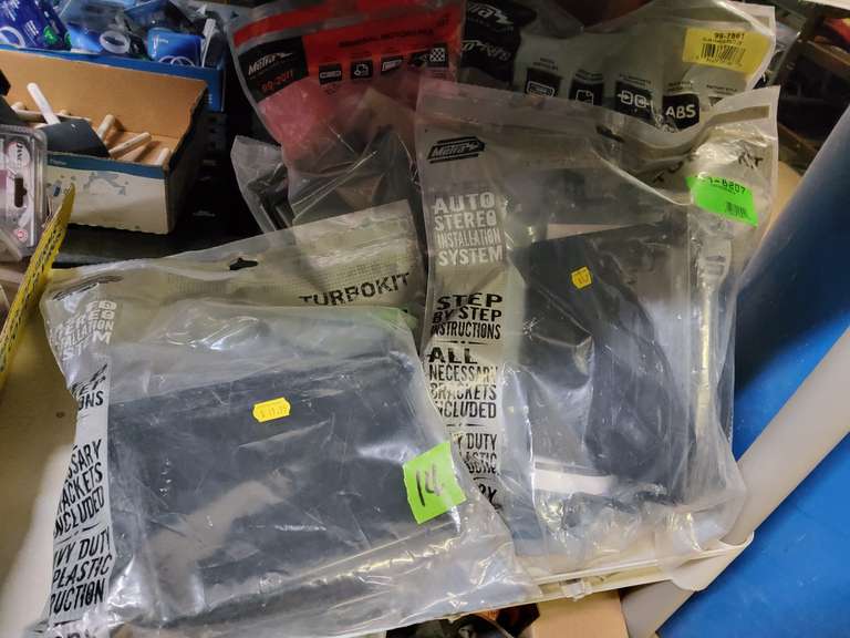 CAR STEREO INSTALL KITS