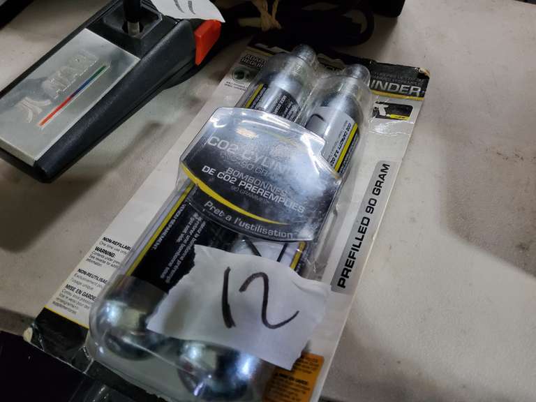C02 CYLINDER