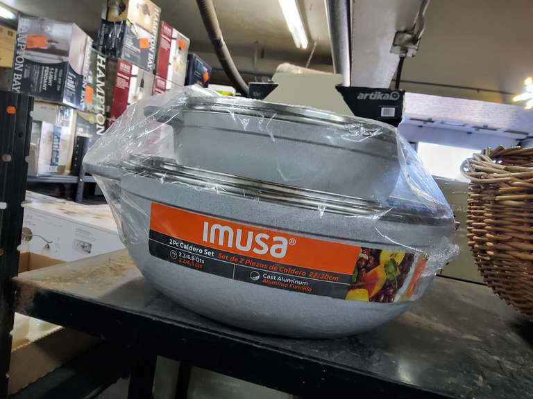 NEW 2 PIECE CALDERO SET