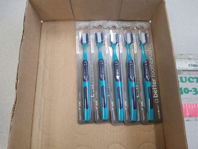TOOTHBRUSHES 