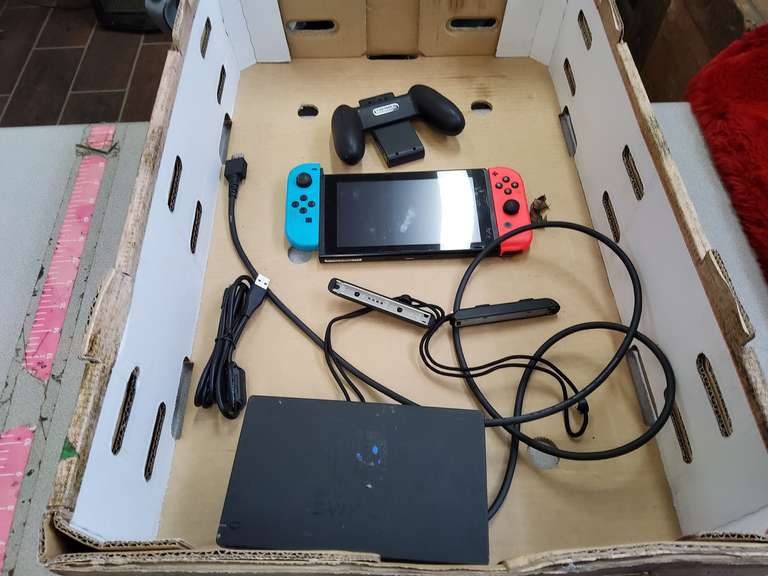 NITENDO SWITCH