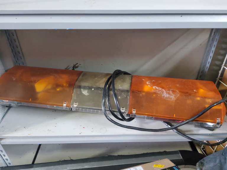 AMBER LIGHT BAR