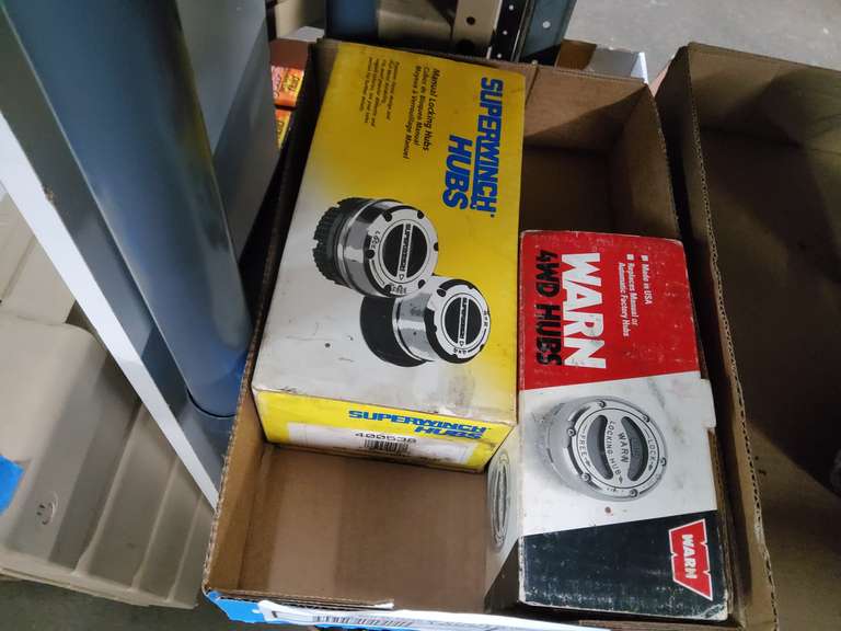 TRUCK HUBS, RINGS AND BOX LOTS