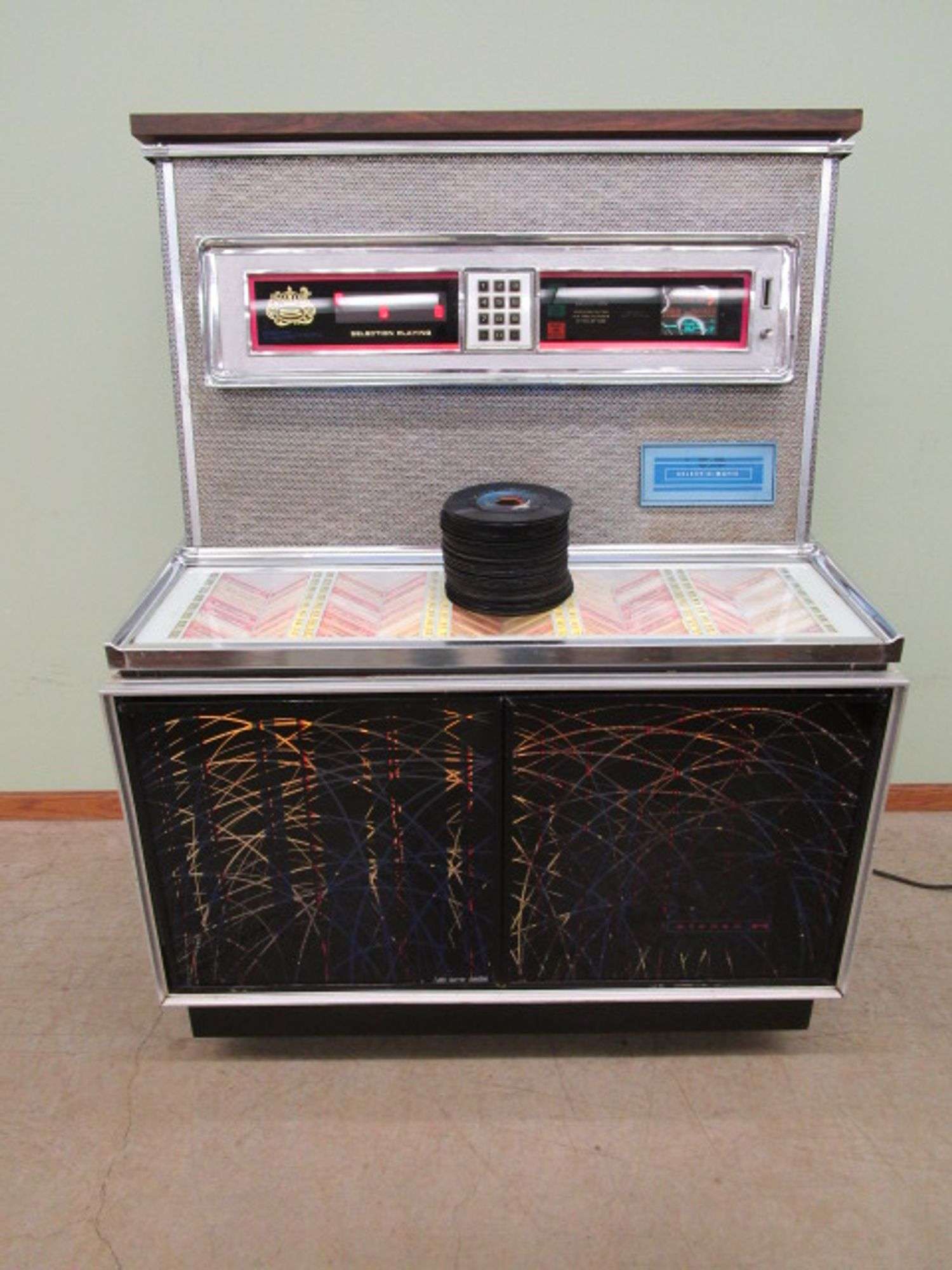 1969/70 Seeburg Select-O-Matic Jukebox - Oberman Auctions