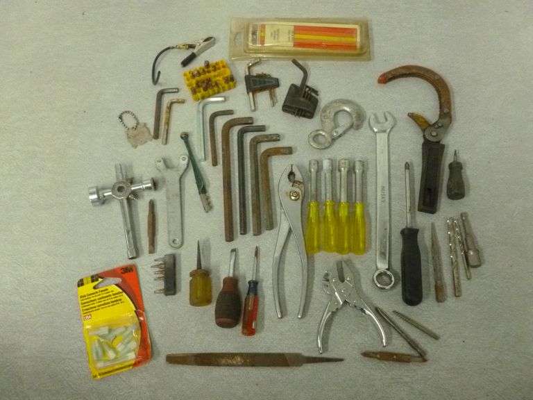 Large Group Of Hand Tools - Oberman Auctions