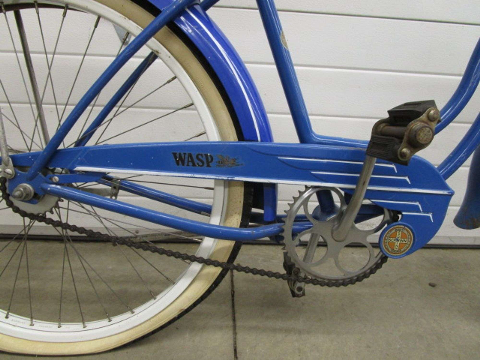 1975 schwinn bicycle 1975 Schwinn Varsity Sport