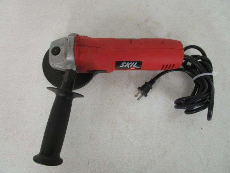Skil 6 Amp 4.5" Angle Grinder - No Wrench