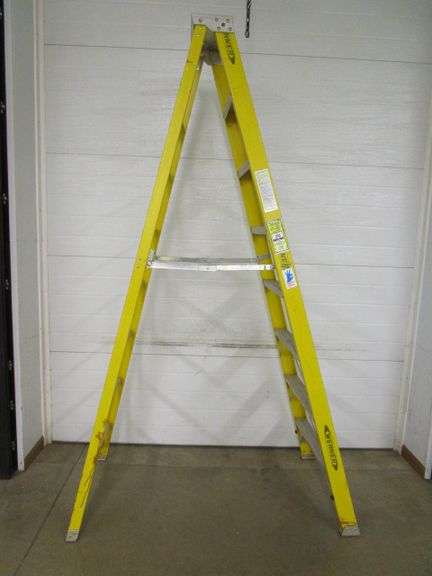 Werner 8 Ft. Fiberglass & Aluminum Step Ladder