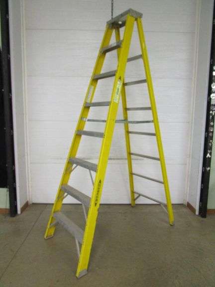 Werner 8 Ft. Fiberglass & Aluminum Step Ladder