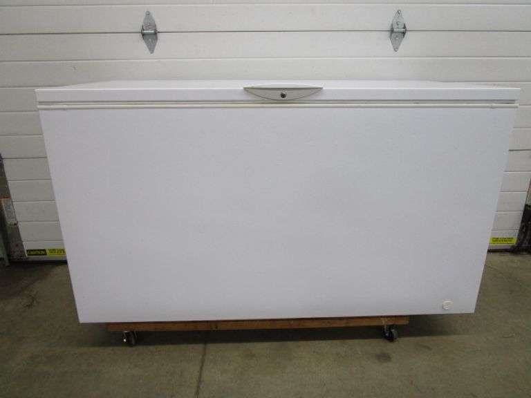 Frigidaire 20 Cu. Ft. Chest Freezer w/Key