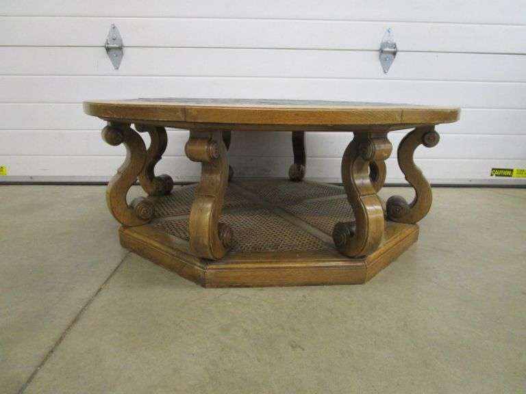 Round Oak Coffee Table w/Faux Slate Inset Top