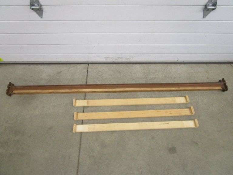 Maple Twin Size Bed w/Rails