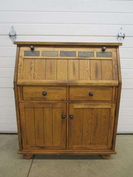 Oak Drop Front Desk w/2 Drawers & 2 Doors
