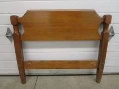 Maple Twin Size Bed w/Rails