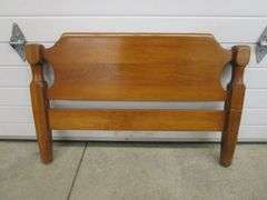 Maple Twin Size Bed w/Rails