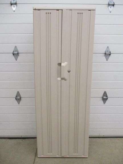 Rubbermaid 2 Door Storage Cabinet w/Keys