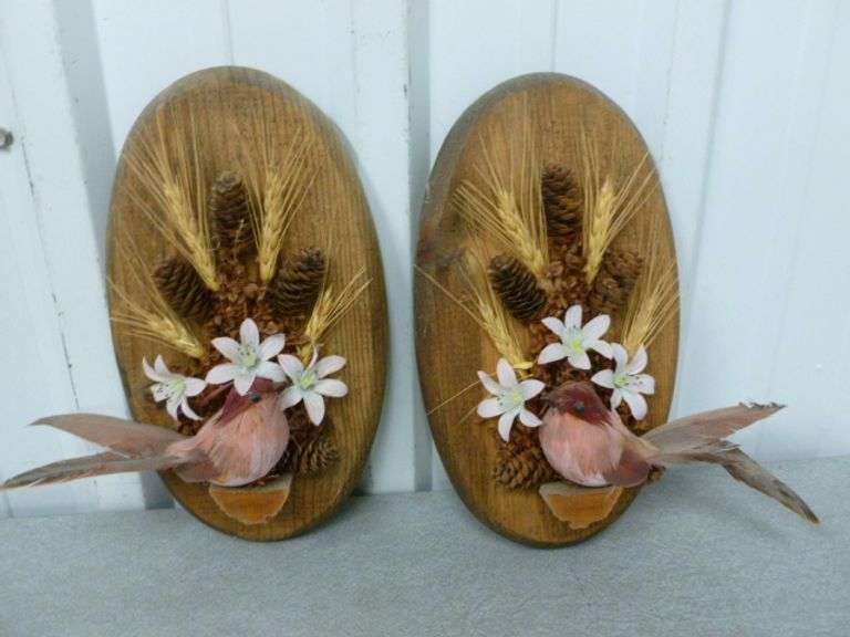 Nice (2) Piece Bird Themed Wooden Wall Decorations