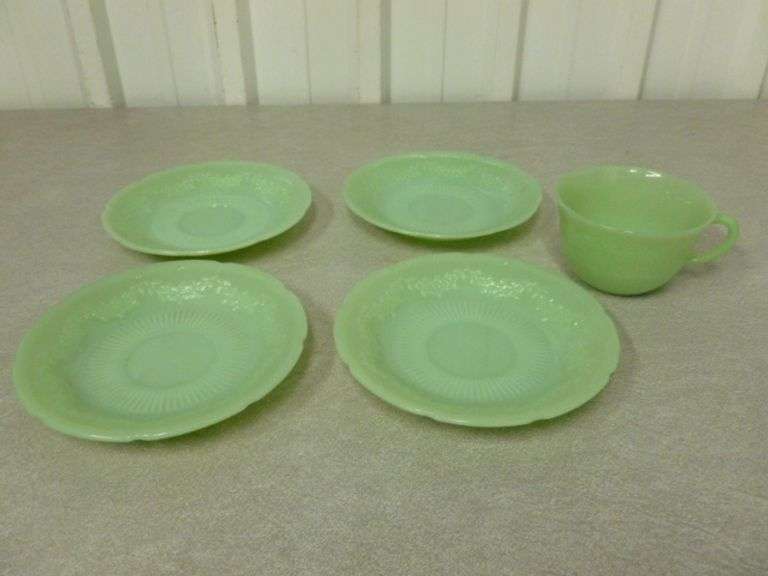 Nice - Vintage Fire King Jadeite (4) Saucer Plates / (1) Cup