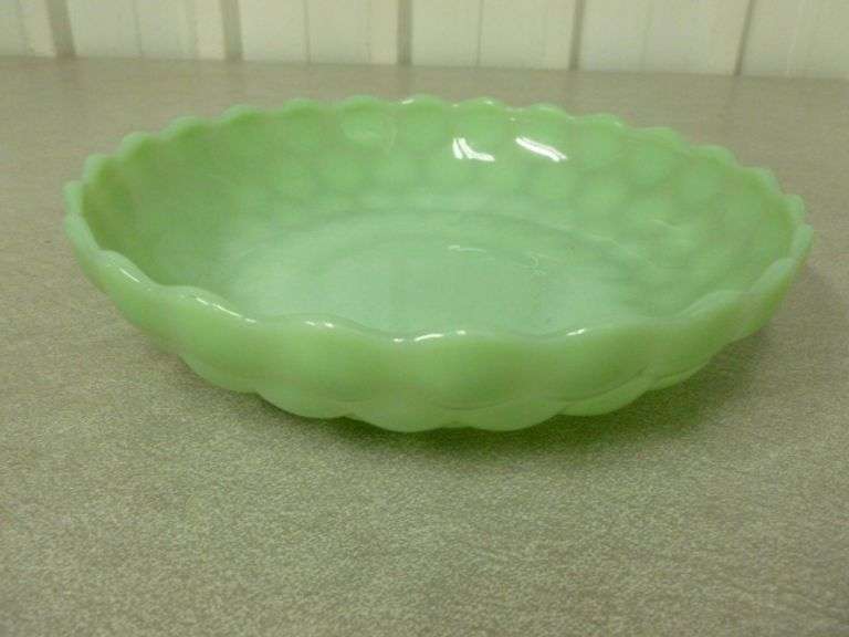 Nice - Vintage Jadeite Glass Bubble Dish