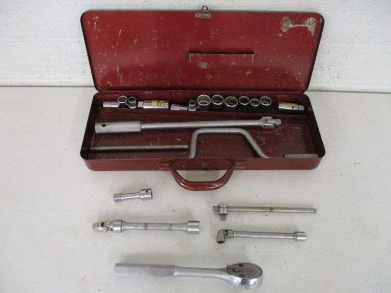 1/2" Drive Ratchet, Breaker Bar, Speed Wrench & Sockets