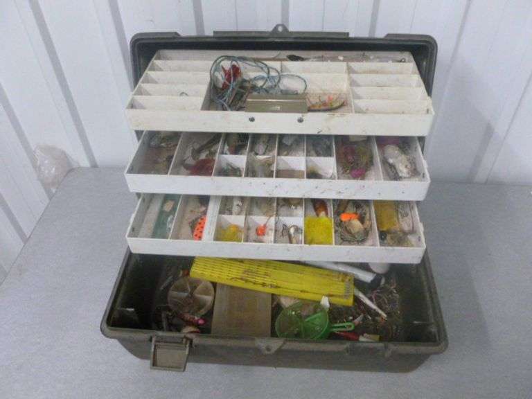 Large Tackle Box / With Baits / Tackle