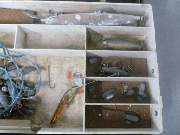 Large Tackle Box / With Baits / Tackle