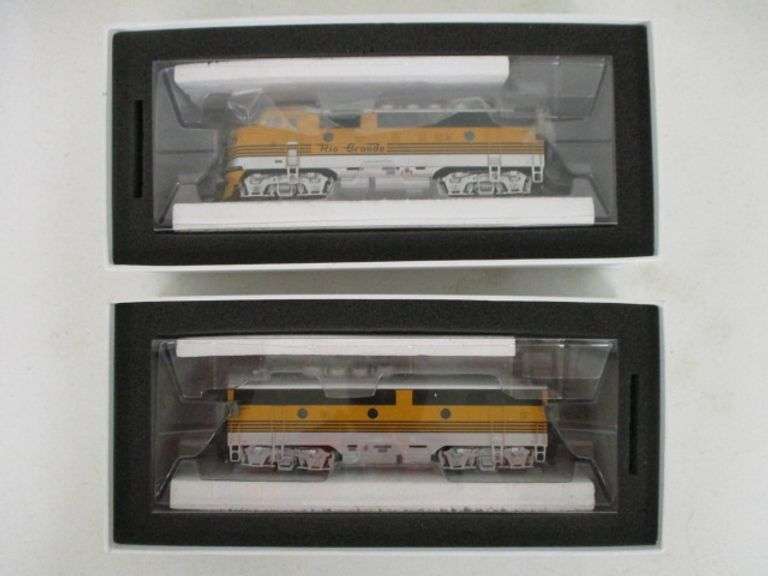 HO Genesis Rio Grande F3A/F3B Passenger Locomotive 5541 Set