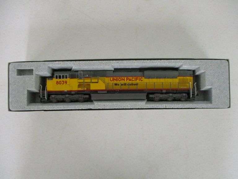 HO Kato Union Pacific SD90/43MAC #8039