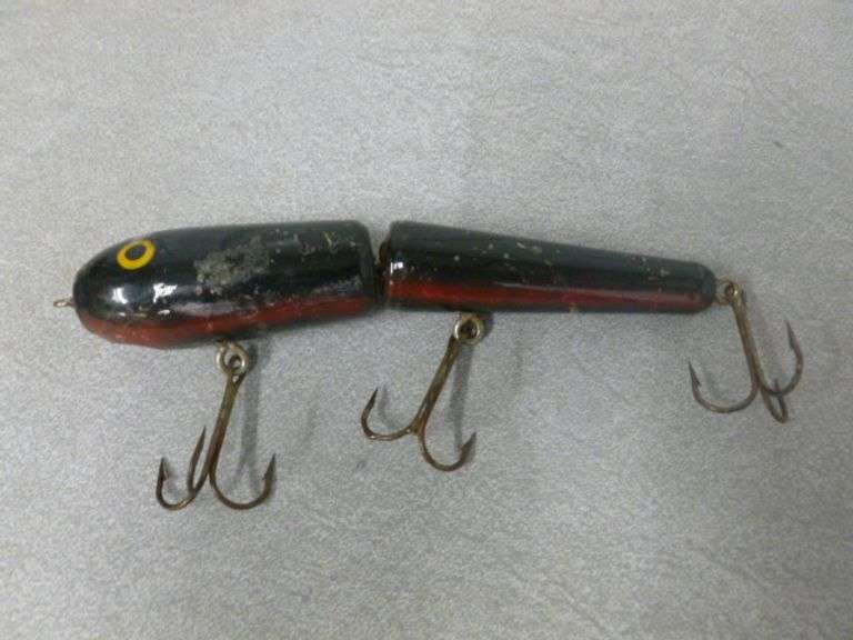 Large Wooden Muskie Crank Bait - 7.5" L