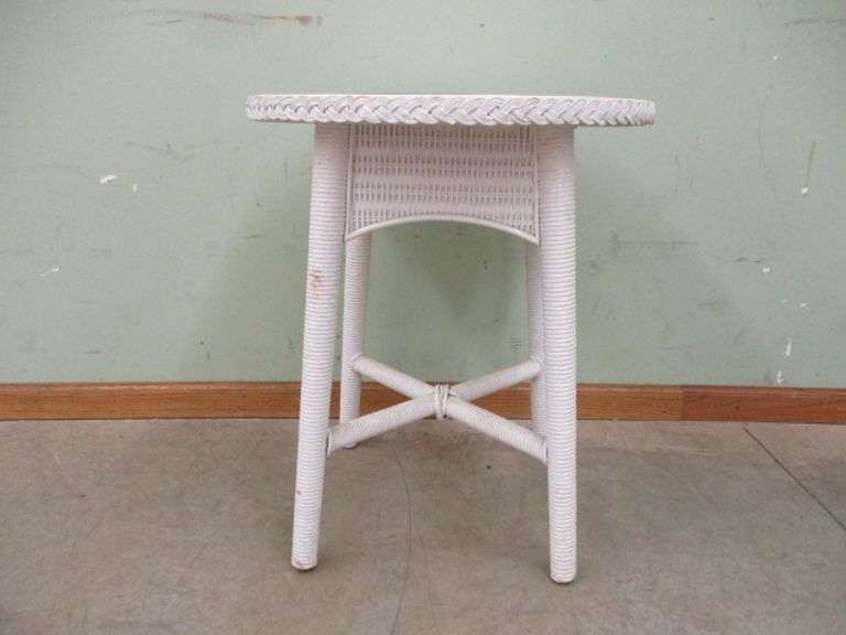 Round Wicker End Table - Oberman Auctions