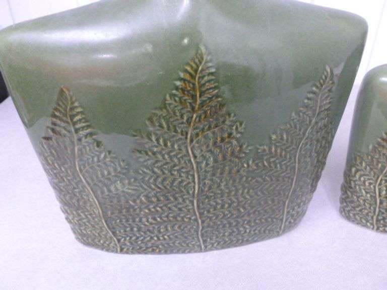 Nice (2) Piece Wills Vase - Fern Bottle - Large & Medium Vase