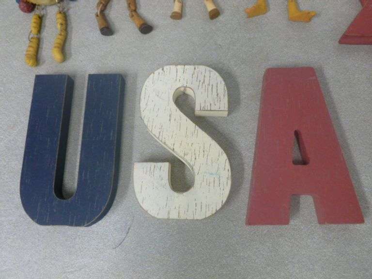 Group Of USA / Patriotic Themed Decor Items