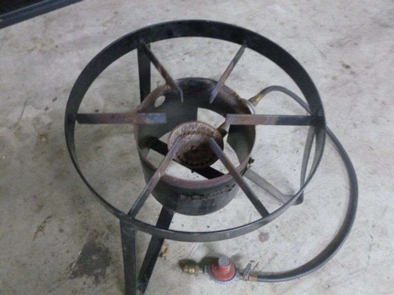 Brinkman Propane Gas Turkey Cooker / With Large Aluminum Turkey Kettle / Accessories