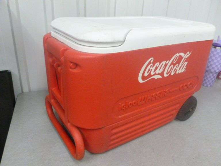 Large Igloo Wheelie Cool / Coca-Cola Portable Cooler