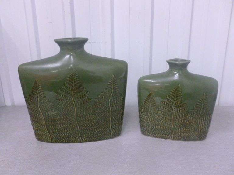Nice (2) Piece Wills Vase - Fern Bottle - Large & Medium Vase