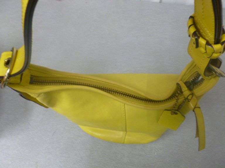 Coach Women's Handbag No. J0769-11422