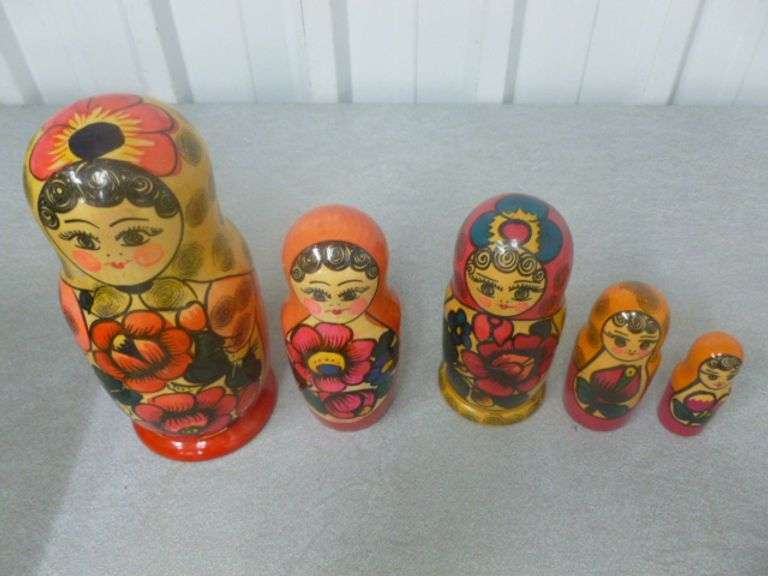 Nice (5) Piece Wooden Doll Set