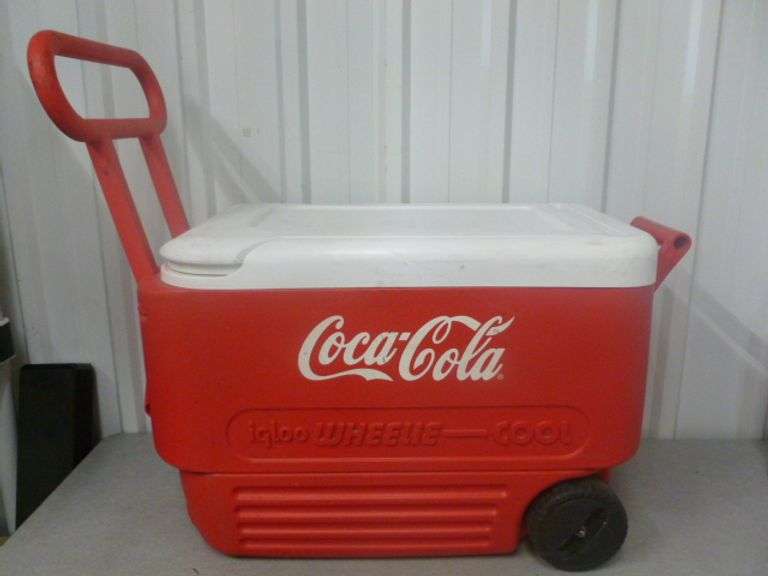 Large Igloo Wheelie Cool / Coca-Cola Portable Cooler