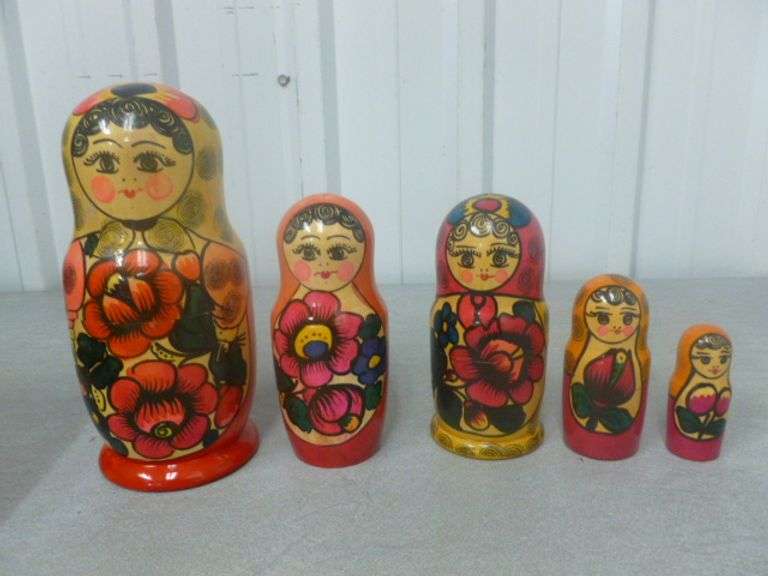 Nice (5) Piece Wooden Doll Set