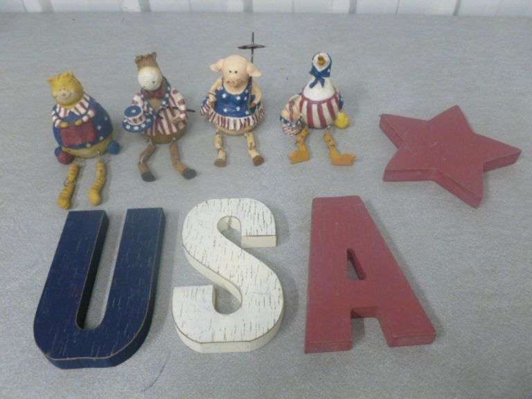 Group Of USA / Patriotic Themed Decor Items