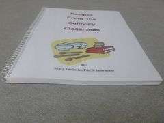 (2) Collector Cookbooks - Taste Of Home Binder / Culinary Classroom
