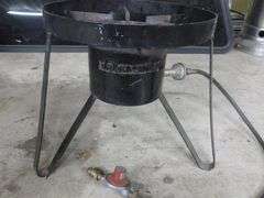 Brinkman Propane Gas Turkey Cooker / With Large Aluminum Turkey Kettle / Accessories