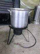 Brinkman Propane Gas Turkey Cooker / With Large Aluminum Turkey Kettle / Accessories