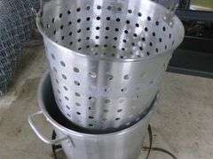 Brinkman Propane Gas Turkey Cooker / With Large Aluminum Turkey Kettle / Accessories
