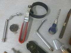 Large Group Of Hand Tools - Wiss Snips / Oil Filter Wrench