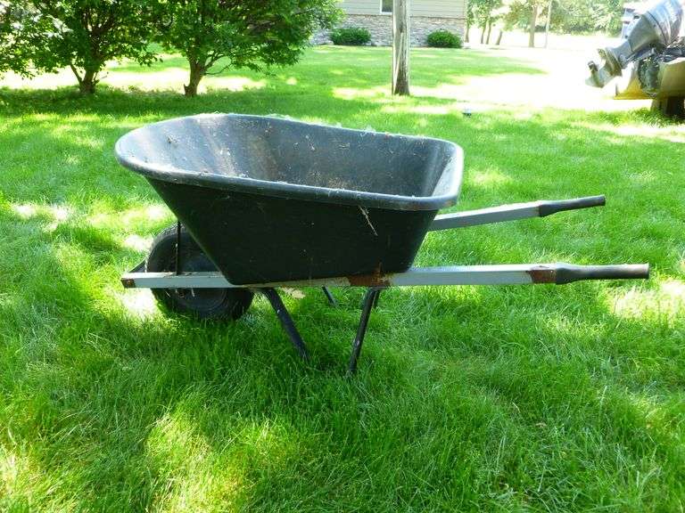 True Temper Wheel Barrow