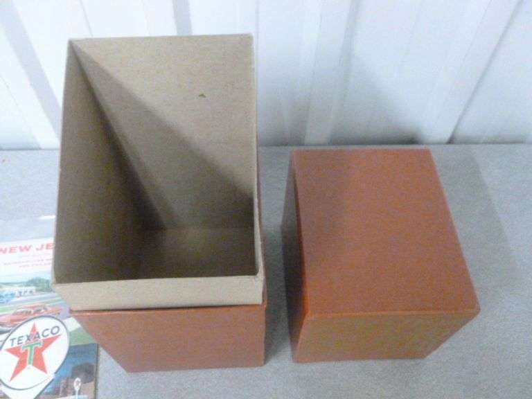 Group Of (6) Vintage Oil Company Road Maps / With Map Organizer Box